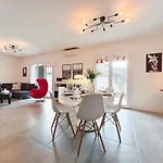 Belle Maison Familiale Avec Piscine à Six-fours Hébergement de vacances *