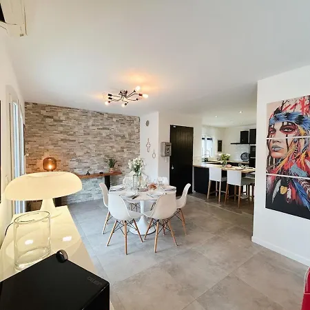 Belle Maison Familiale Avec Piscine à Six-fours Hébergement de vacances Six-Fours-les-Plages