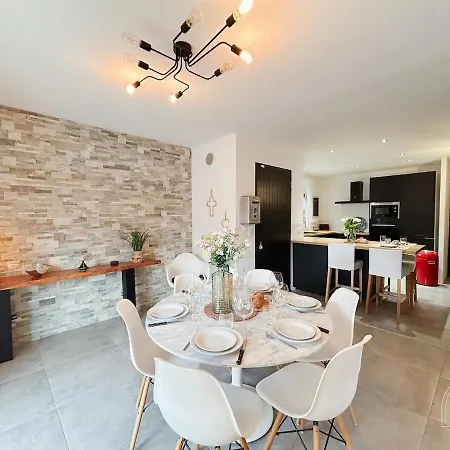 Belle Maison Familiale Avec Piscine A Six-fours 펜션 *