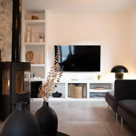 Belle Maison Familiale Avec Piscine A Six-fours 펜션 *